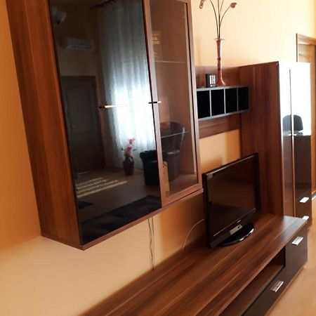 Piac Utcai Apartman Debrecen Exterior foto