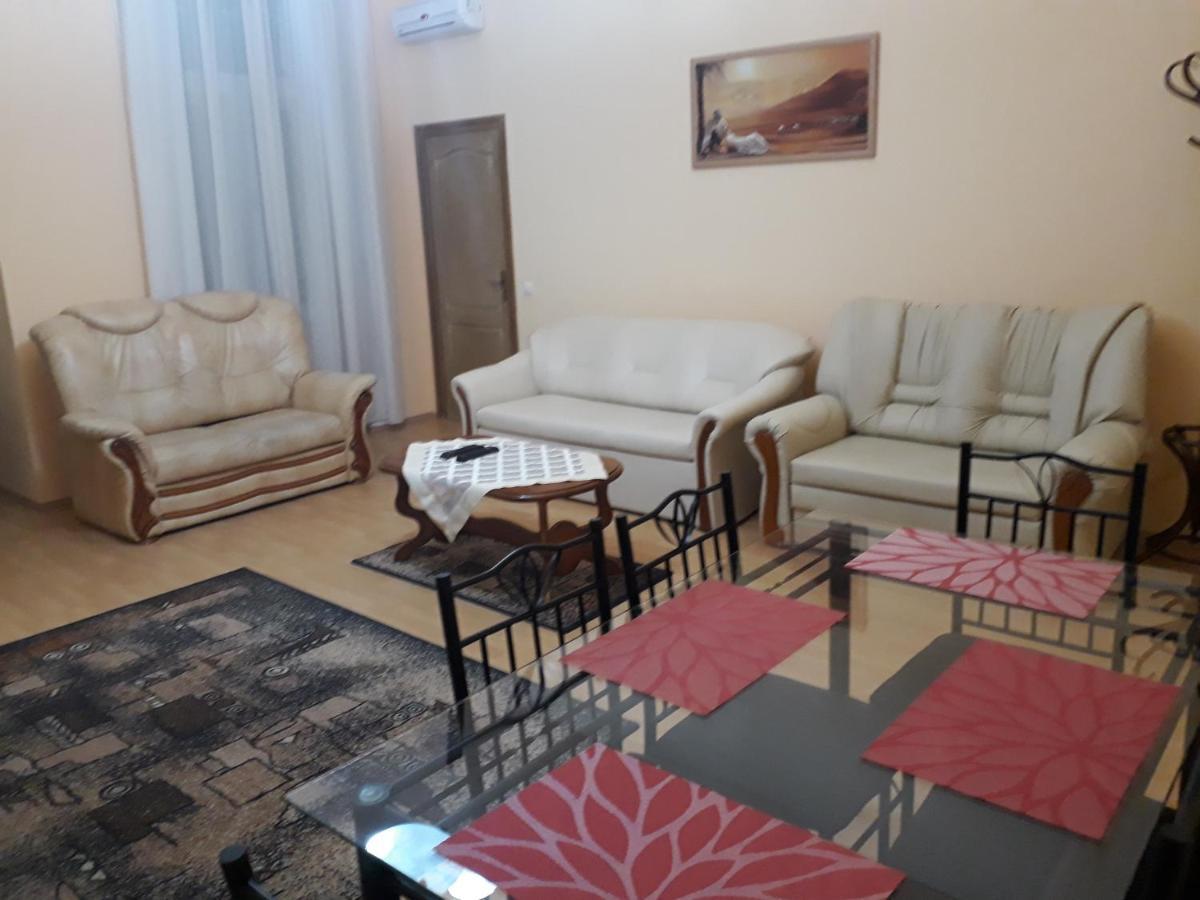 Piac Utcai Apartman Debrecen Exterior foto