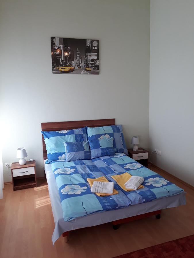 Piac Utcai Apartman Debrecen Exterior foto